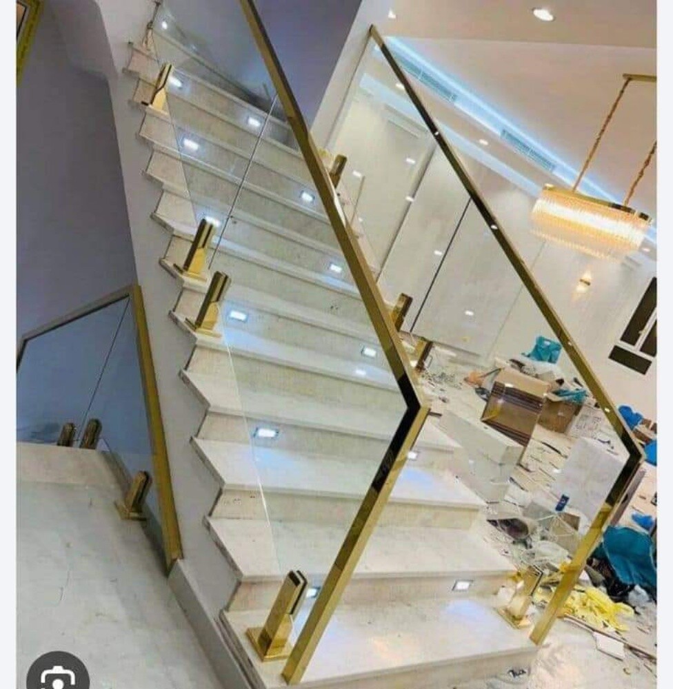 Stairscase glass design - 8
