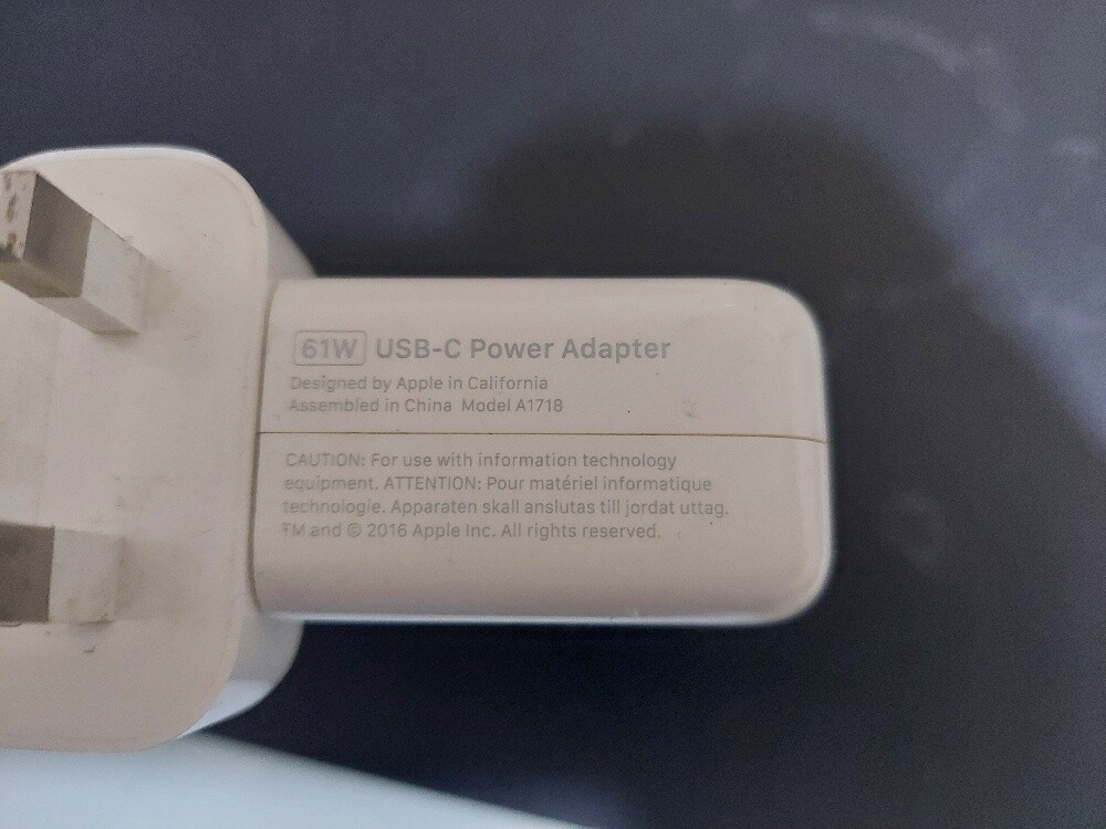 used apple 61w charger typ C - 3
