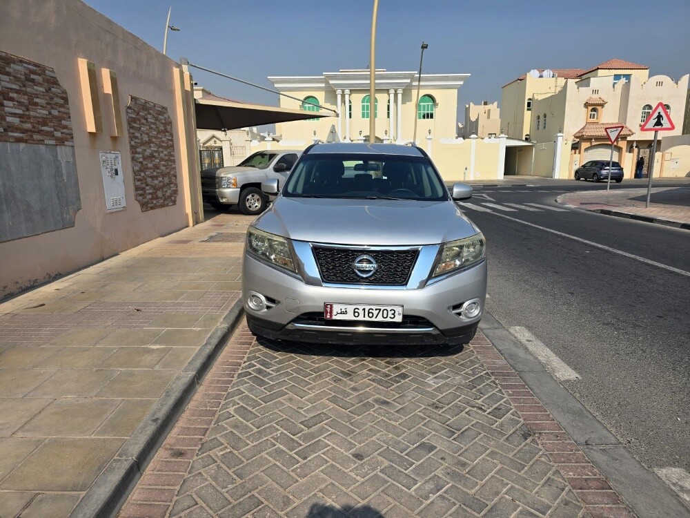 For sale Nissan Pathfinder 2014 — photo 1 for sale in Qatar