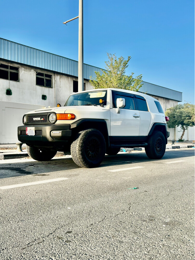 FJ 2010 — photo 1 for sale in Qatar