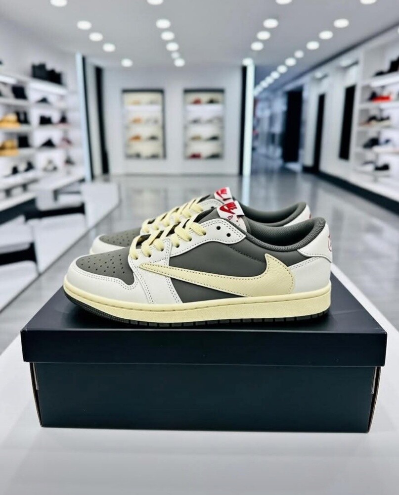 نايك - 8