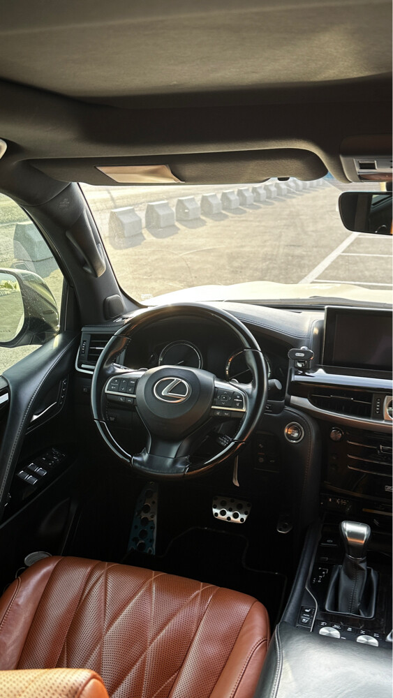 Lexus LX 570 S - 3