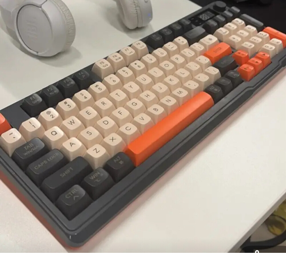 Mechanical gaming keyboard - 8