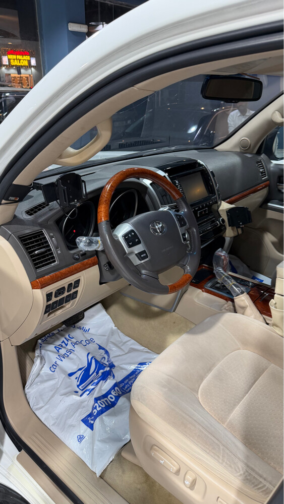 2014-VXR.5.7 — photo 3 for sale in Qatar