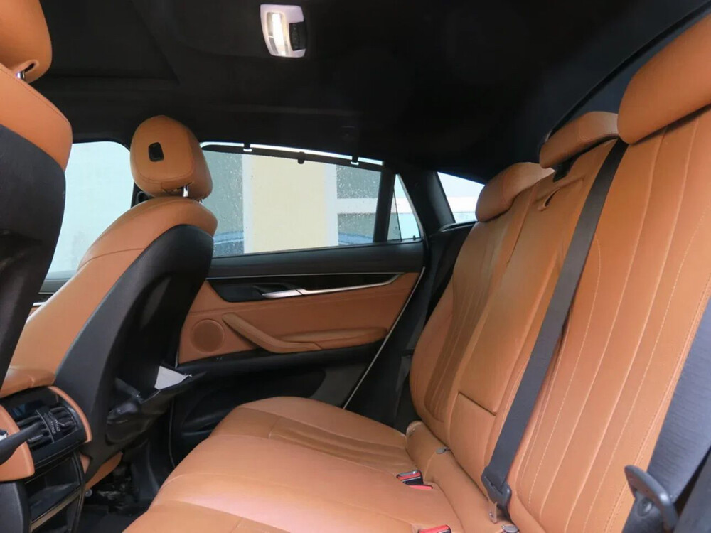 BMW - 6