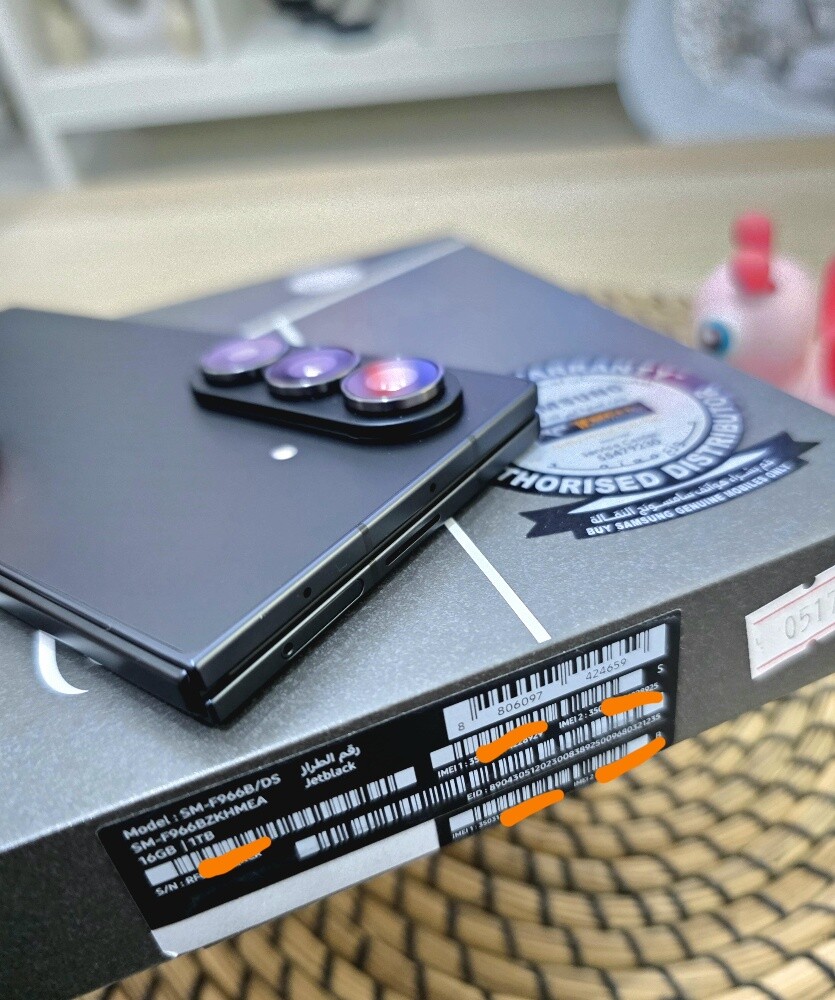 1TB Galaxy Fold 7 JetBlack - 4