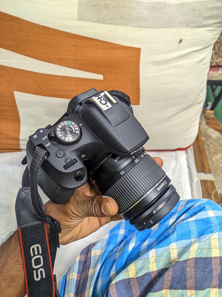 Canon EOS 2000 D - 4