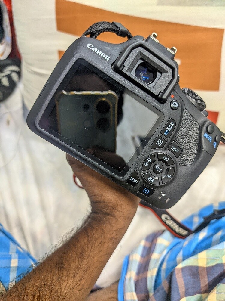 Canon EOS 2000 D - 3