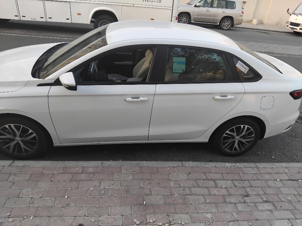 سيارة بحالة جيدة - 2
