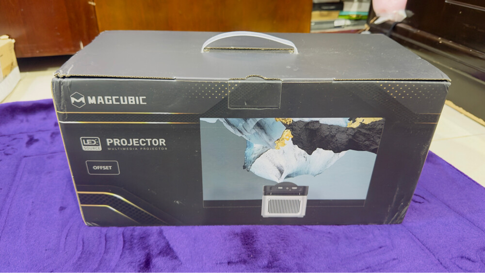 Megcubic 8K Android Projector New - 2