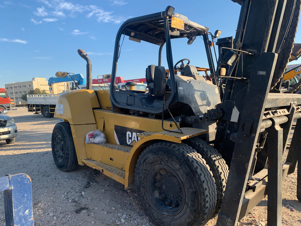 15 Ton Forklift  - 1