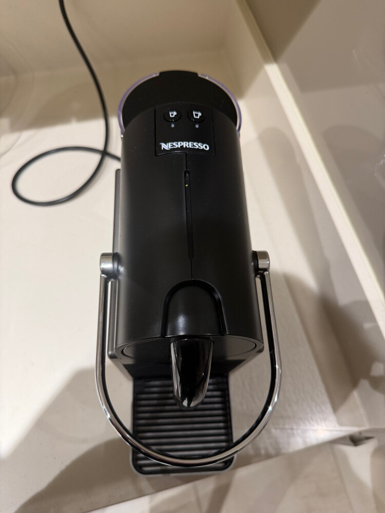 Nespresso Pixie Titan - 1