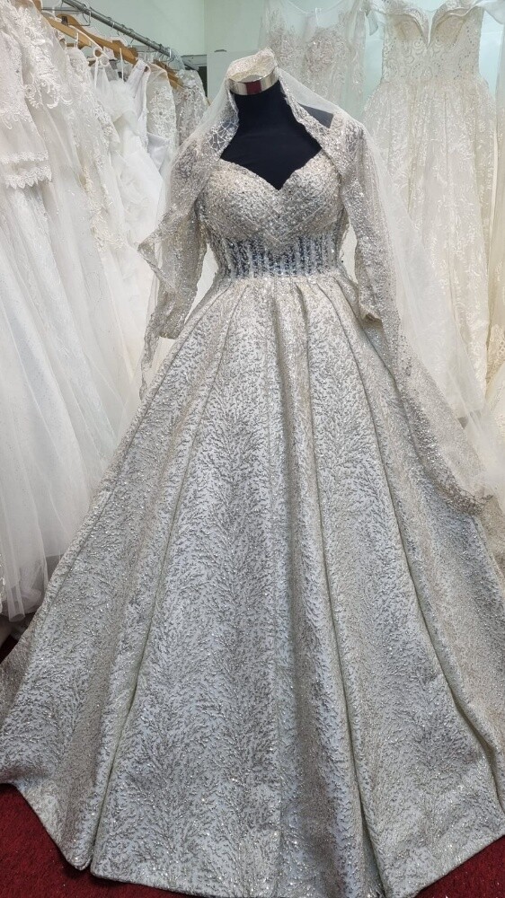 Wedding dress for rent - 2