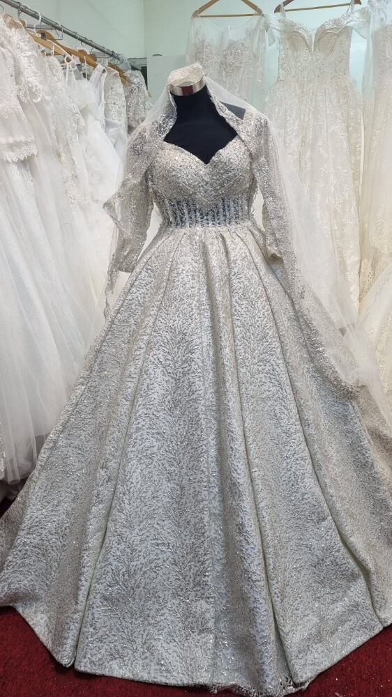 Wedding dress for rent - 1