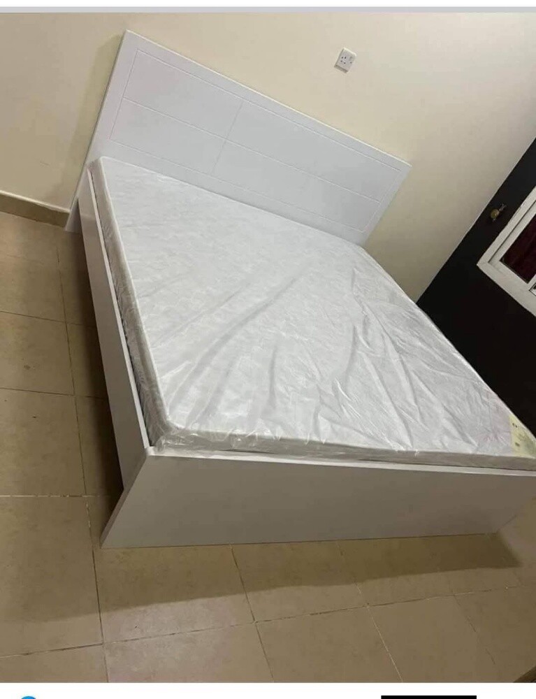 Bed or cabinet furniture item - 3