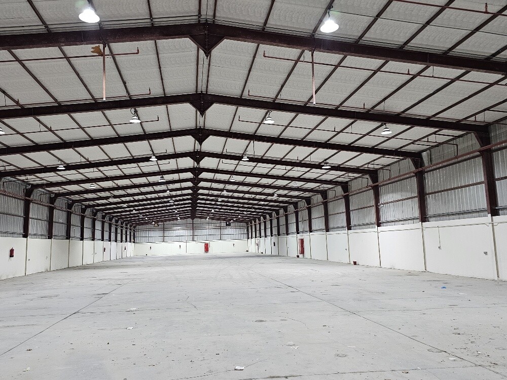 2500 square meter industrial ware - 4