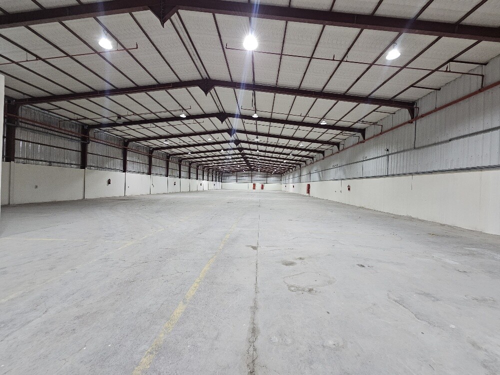 2500 square meter industrial ware - 5