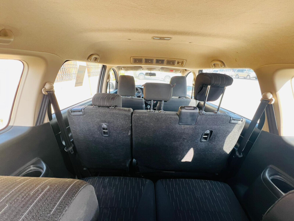 SUZKI ERTIGA 2023 LIKE NEW  - 9