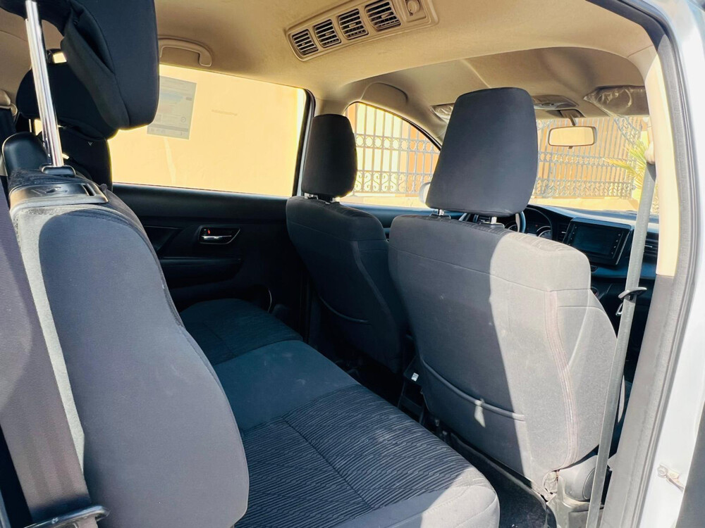 SUZKI ERTIGA 2023 LIKE NEW  - 8