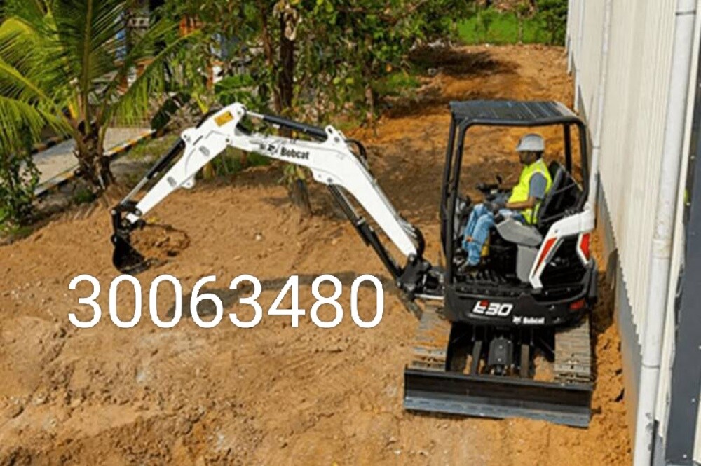 Excavator for rent available - 1
