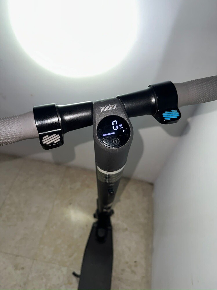 Ninebot electric scooter ES2 - 3