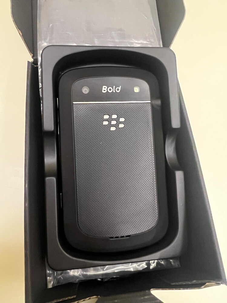 Blackberry Bold 9900 very rare - 9