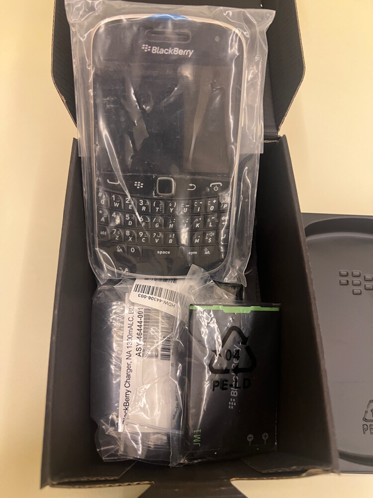 Blackberry Bold 9900 very rare - 3