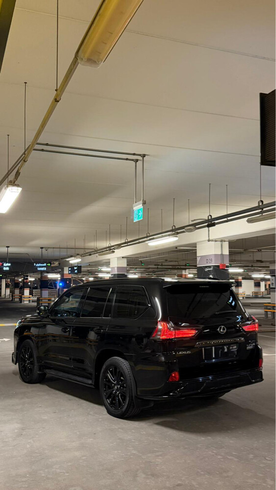 lexus 2020 black edition - 5