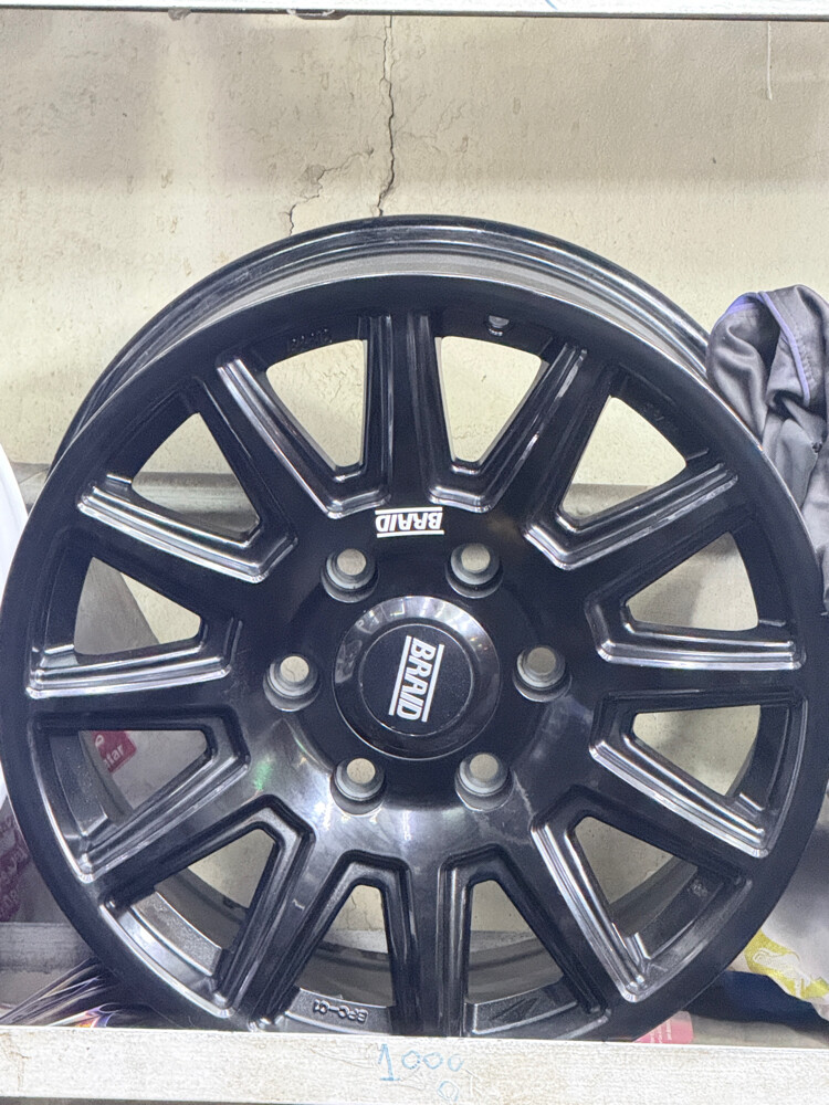 I have 4 pcs original rims - 3