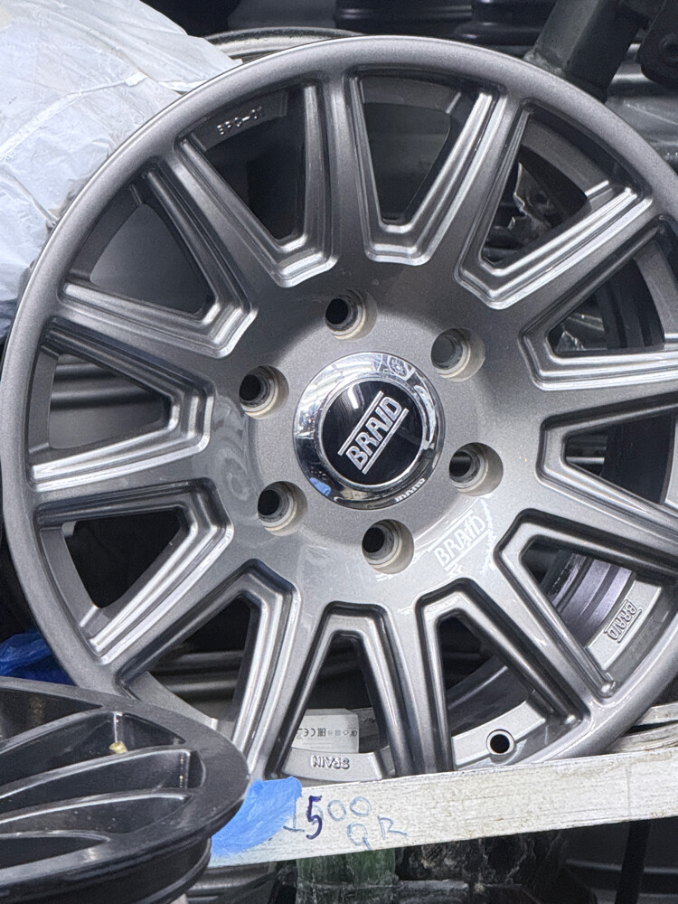 I have 4 pcs original rims - 1