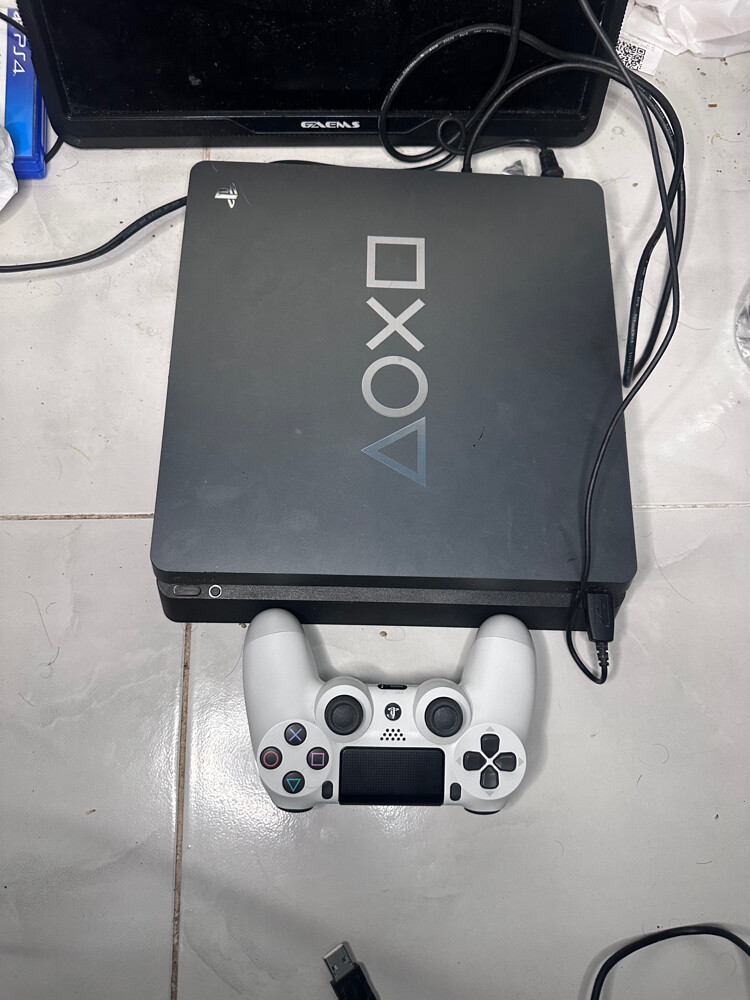 ps4 slim 1tb - 1