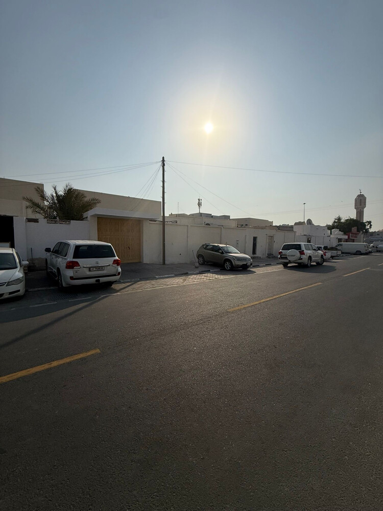 للبيع بيت في المره الشرقيه مؤجر. - 2