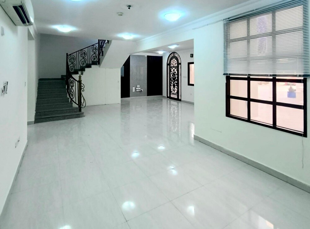 Amazing 6bhk villa female staff - 4