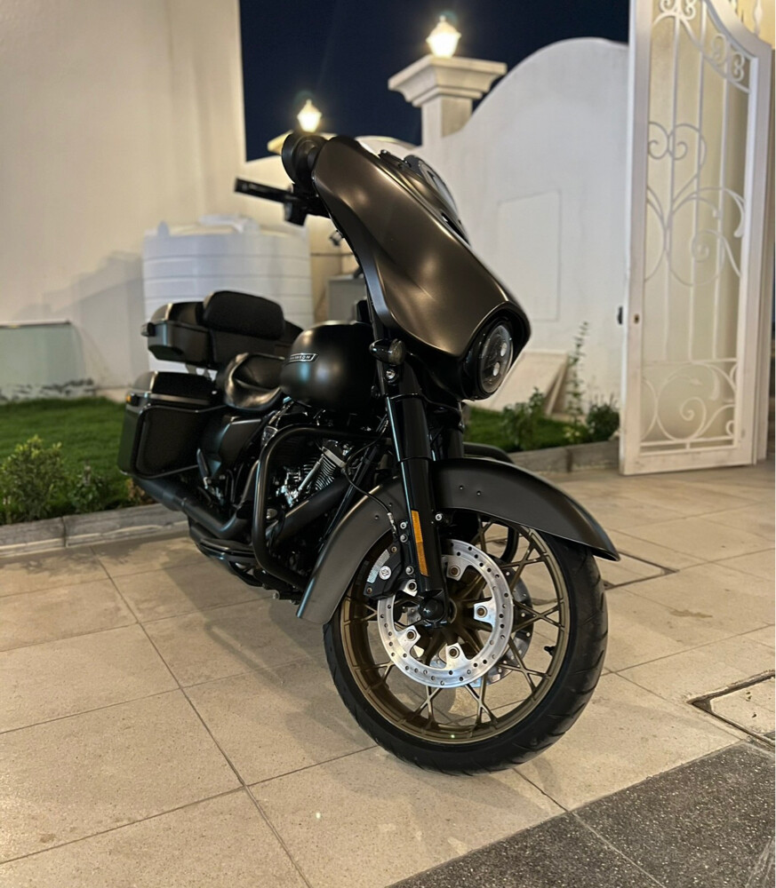 Harley Davidson  - street glide  - 5
