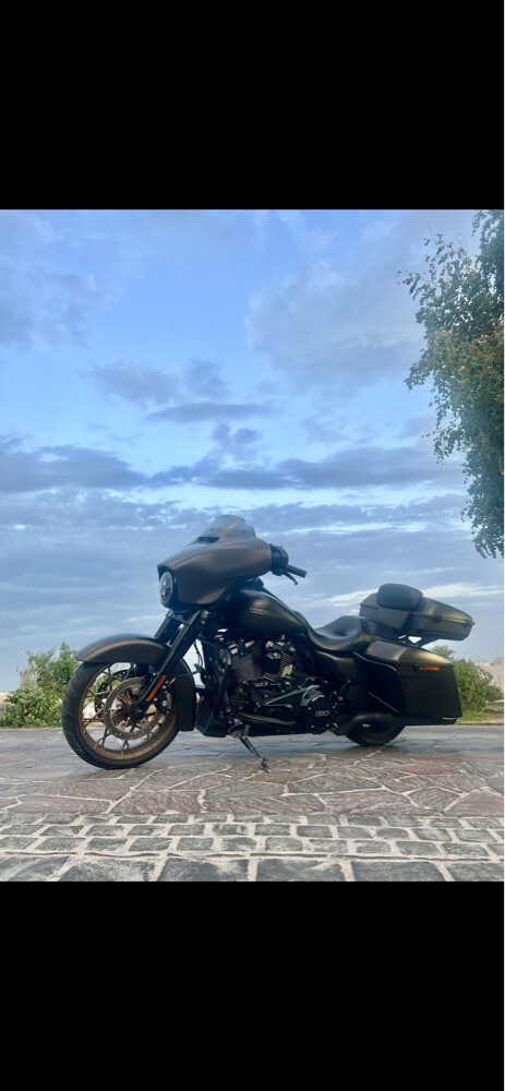 Harley Davidson  - street glide  - 4