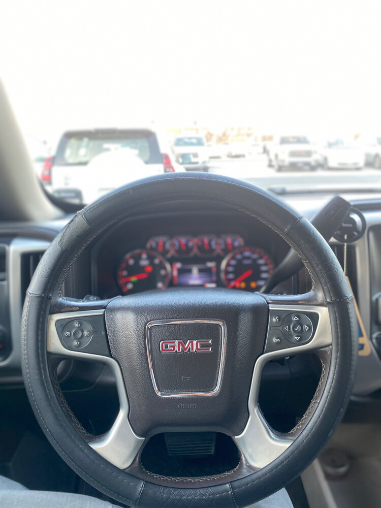 gmc sierra 2014 — photo 12 for sale in Qatar