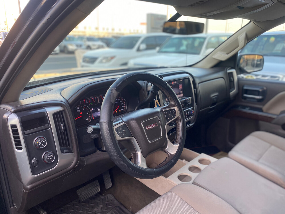 gmc sierra 2014 — photo 8 for sale in Qatar