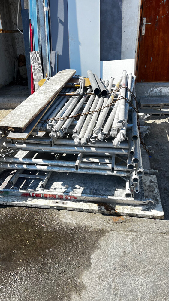 alumnium scuff holdings - 1