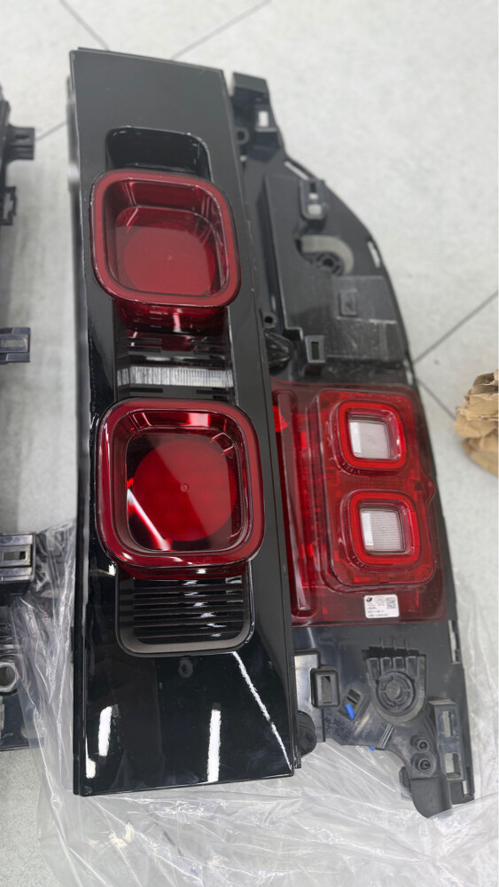 defender tail lights  - 1