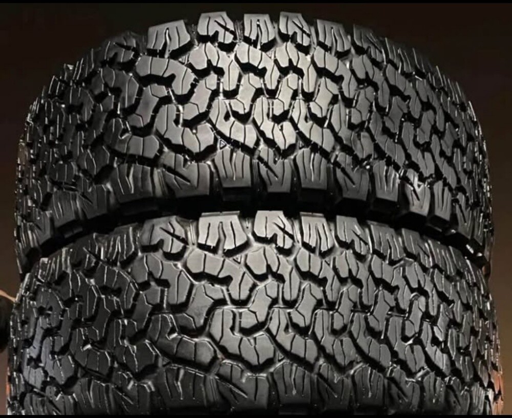 285/60/18"Bfgoodrich tyre - 1