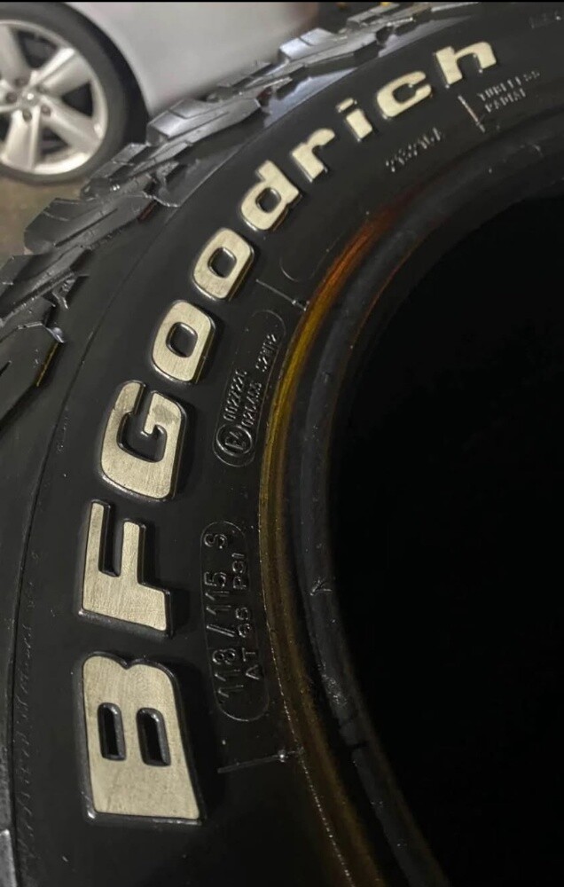 285/60/18"Bfgoodrich tyre - 4