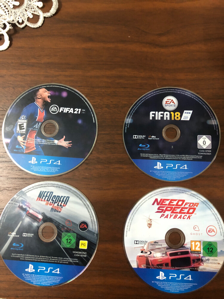 PS4 3 controllers 3 games - 3