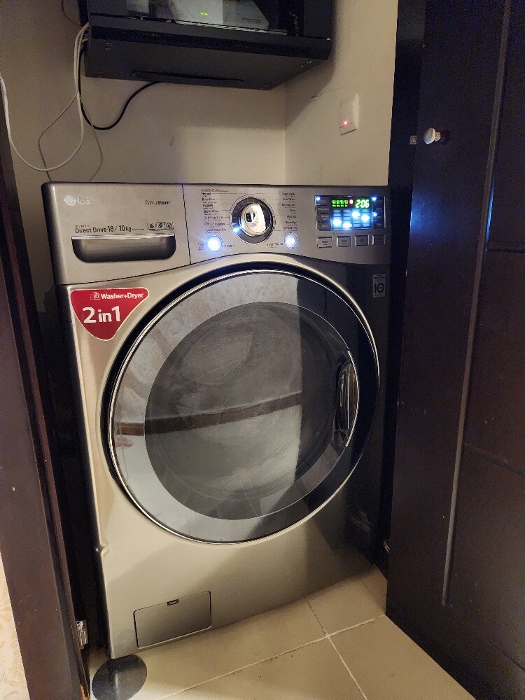LG Washing and Dryer Combo 18k/10 - 8