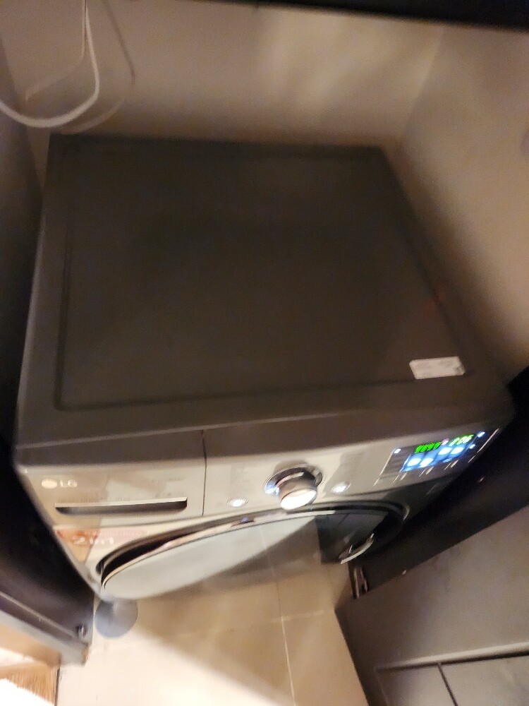 LG Washing and Dryer Combo 18k/10 - 10