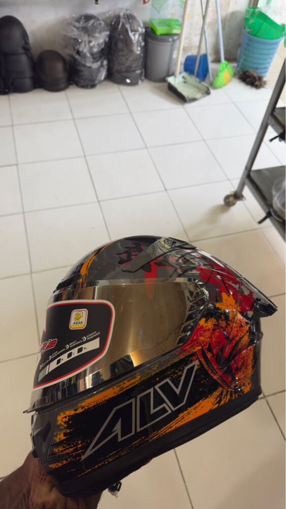 ‏brand new helmet  - 2