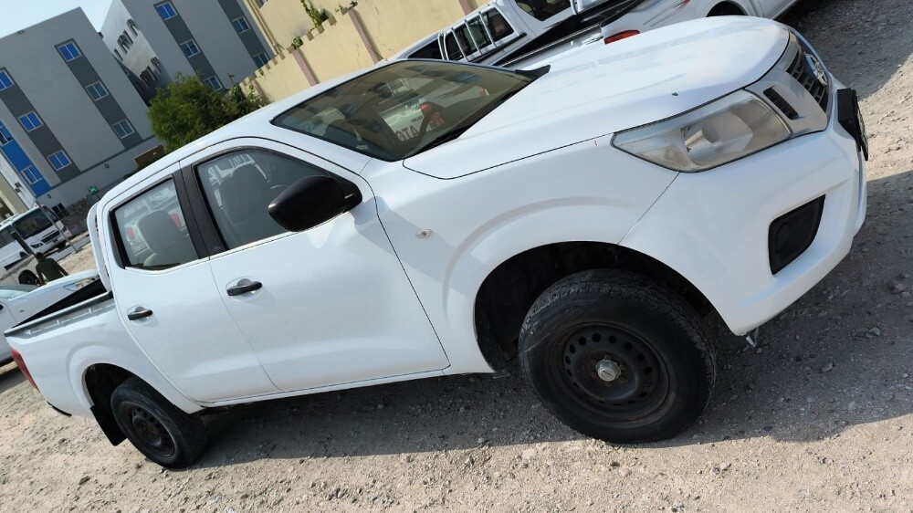 Nissan Navara - 2