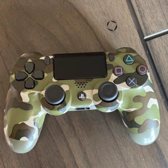 Ps4 controller good condition  - 2