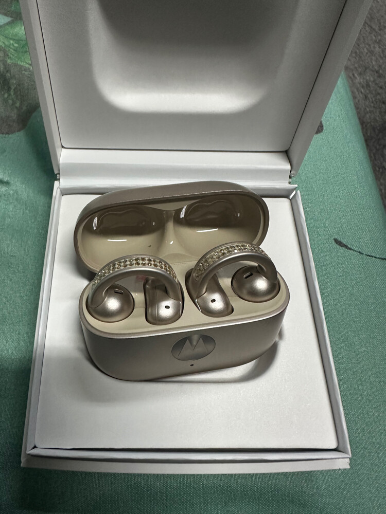 boss moto loop air buds crystal - 1
