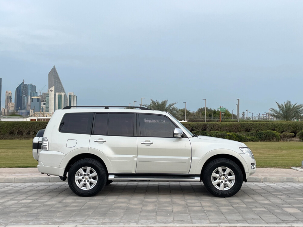 Mitsubishi Pajero 2020 GLS — photo 5 for sale in Qatar