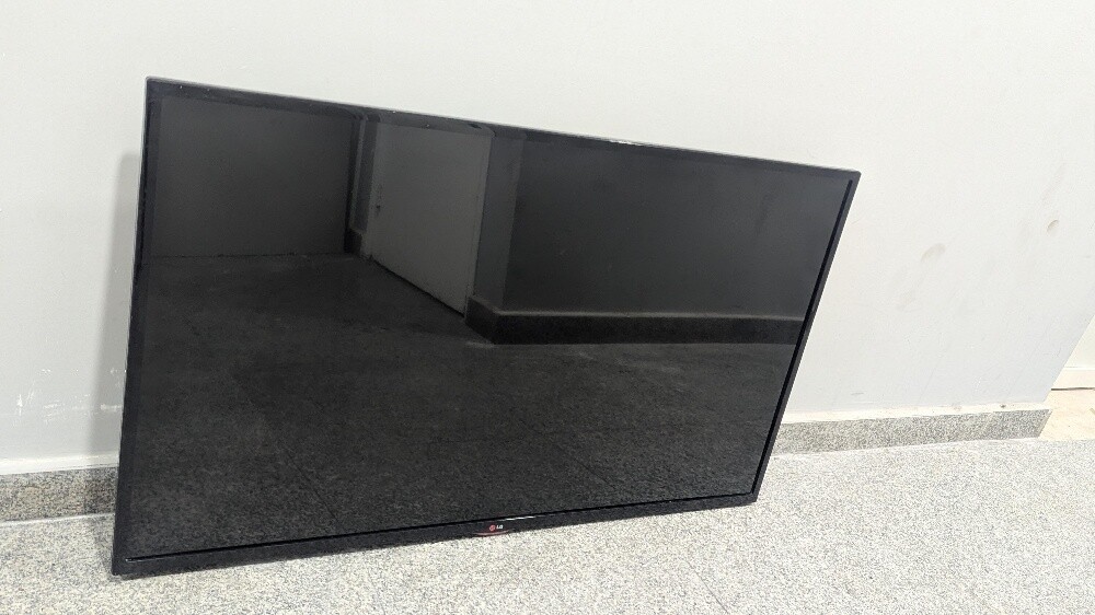 LG 55" In very good condition - 9
